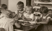 Zemědělský dětský útulek v Dol.Domaslavicích  zahajuje /1959/